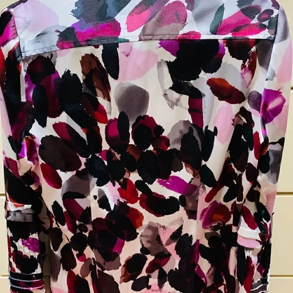 Multi colored satin blouse - Picture 6 of 8